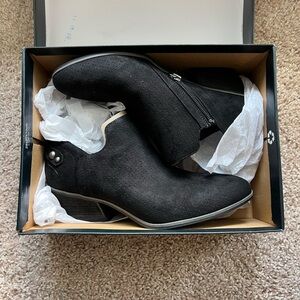 Dr. Scholl's Black Ankle Boots with Side Zipper